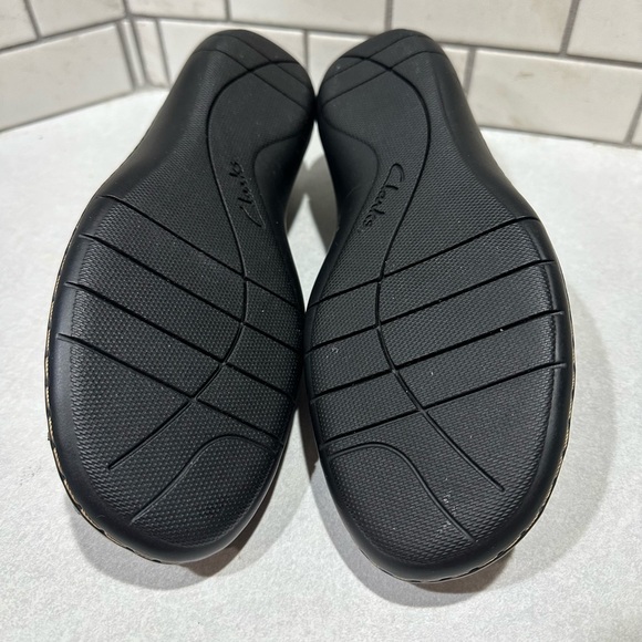 Clarks Women's Brown Leather Slip On Flats Round Toe Shoes Size 9M Style-84697 - Picture 5 of 11